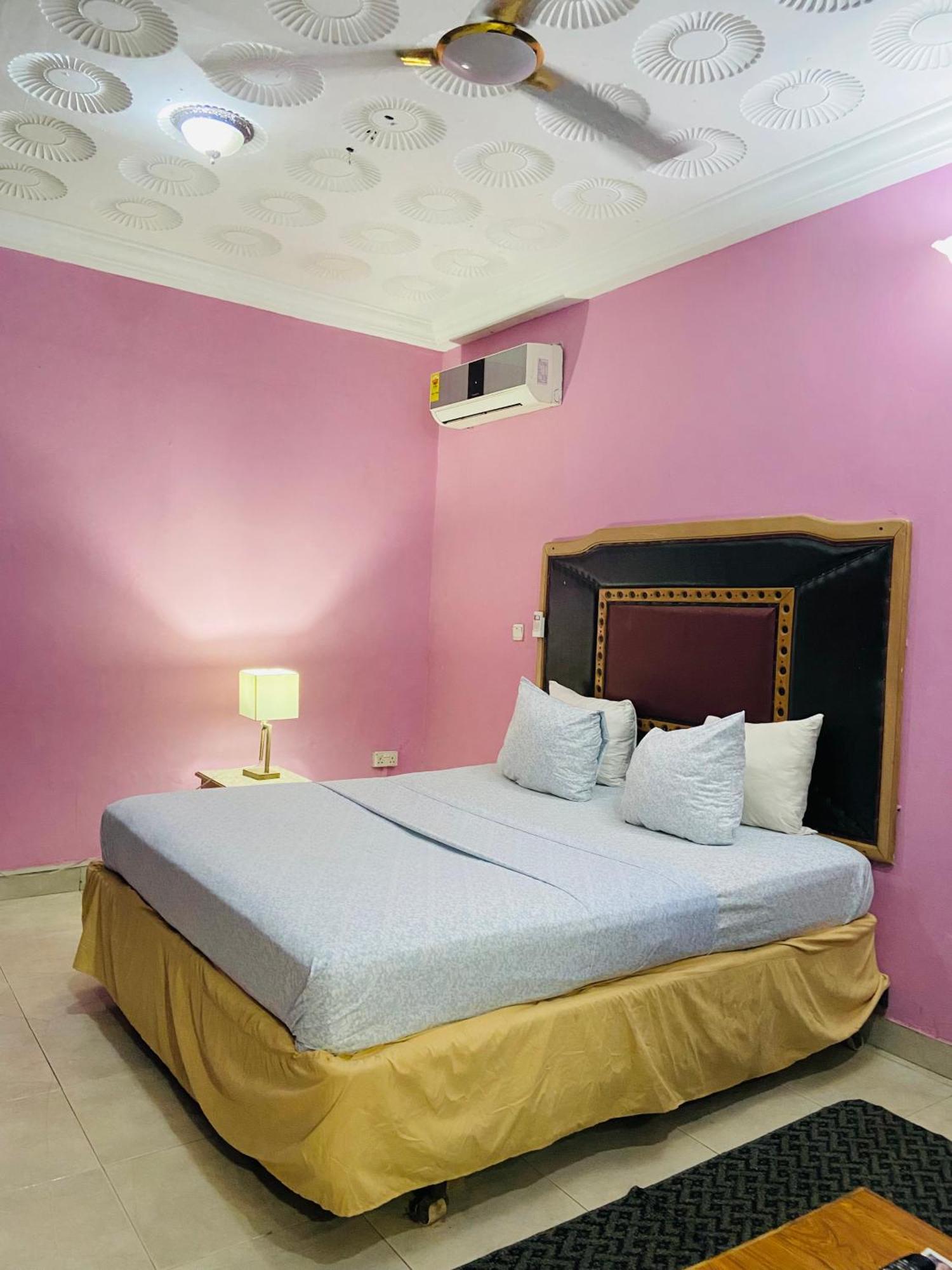 Heaven Gate Hotel Accra Buitenkant foto