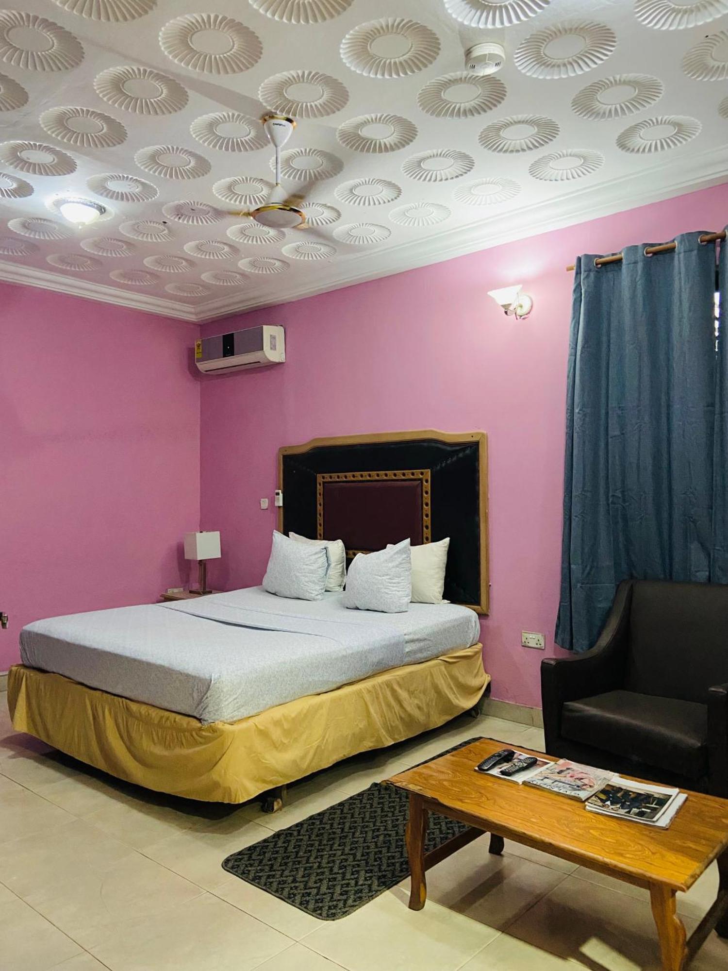 Heaven Gate Hotel Accra Buitenkant foto