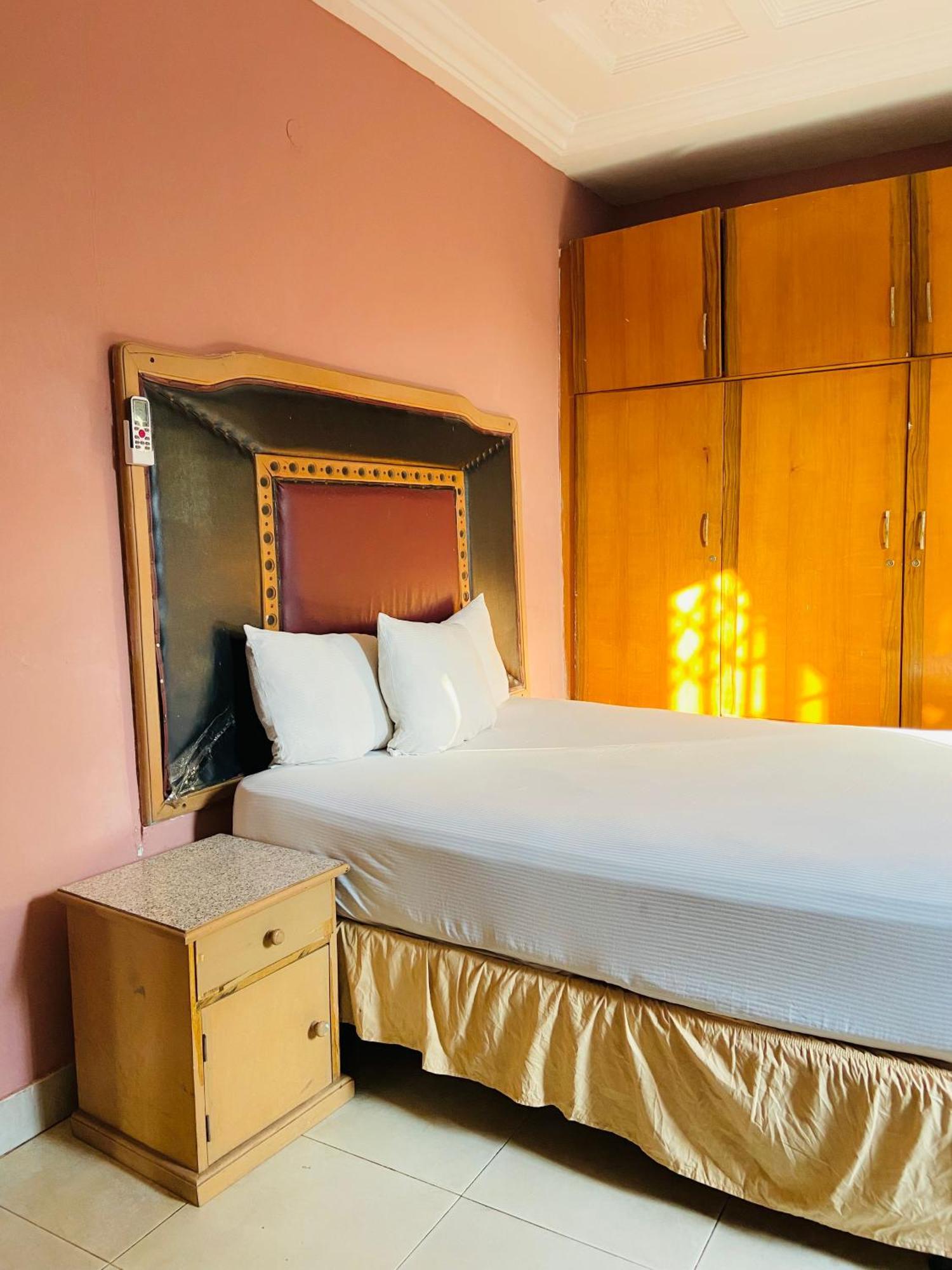 Heaven Gate Hotel Accra Buitenkant foto